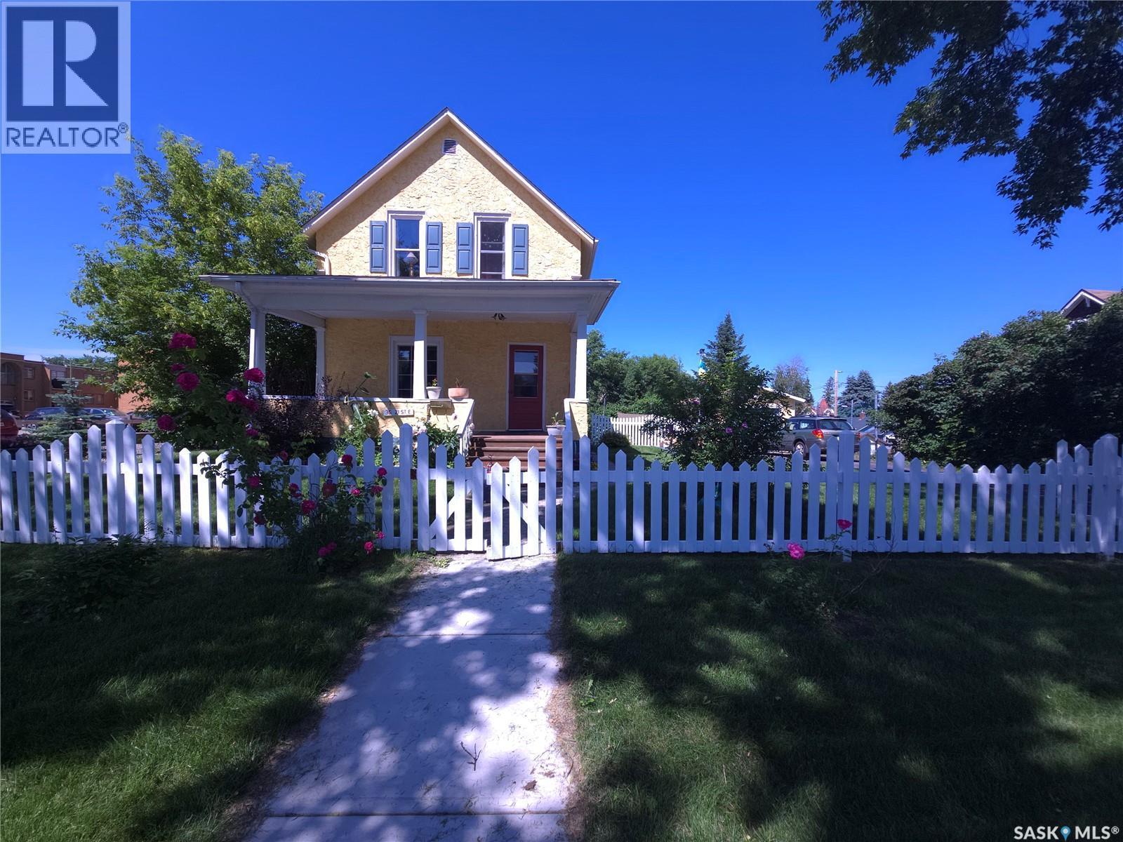 36 21St Street E, Prince Albert, SK - Outdoor With Deck Patio Veranda