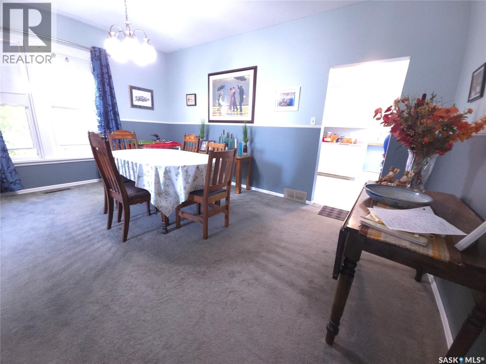 36 21St Street E, Prince Albert, SK - Indoor Photo Showing Dining Room