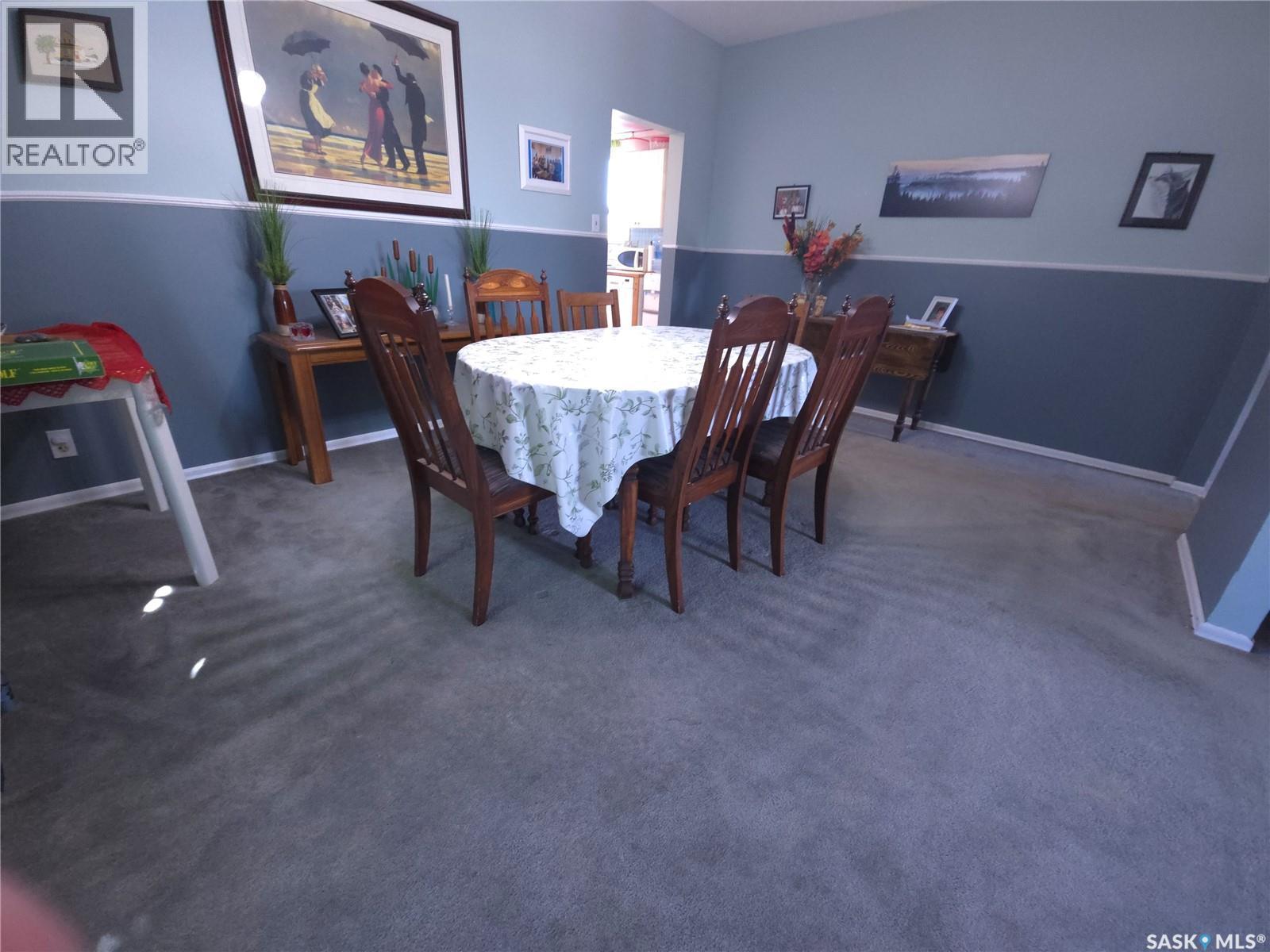 36 21St Street E, Prince Albert, SK - Indoor Photo Showing Dining Room