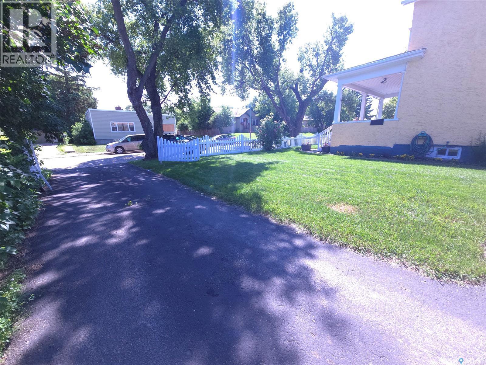 36 21St Street E, Prince Albert, SK - Outdoor