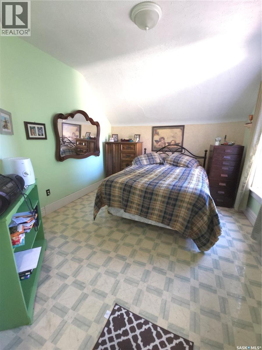 36 21St Street E, Prince Albert, SK - Indoor Photo Showing Bedroom