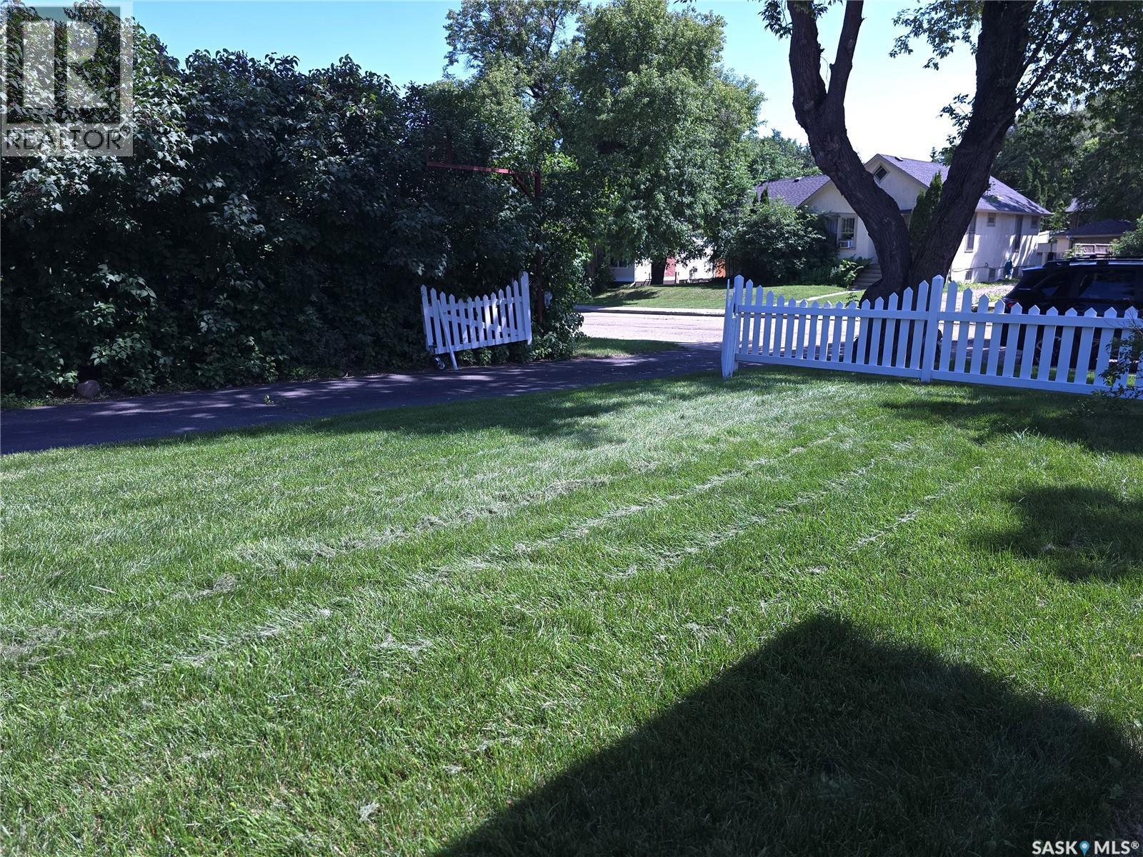 36 21St Street E, Prince Albert, SK - Outdoor