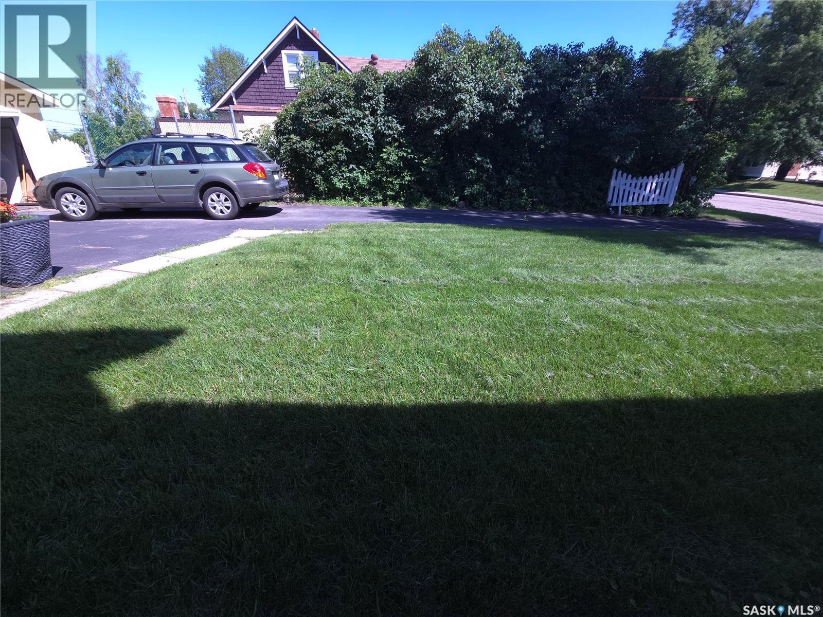 36 21St Street E, Prince Albert, SK - Outdoor