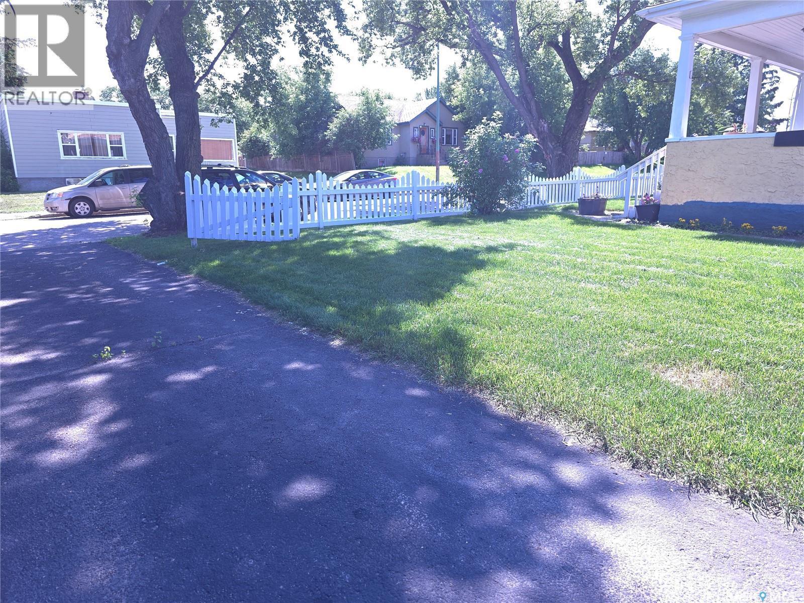 36 21St Street E, Prince Albert, SK - Outdoor
