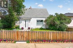 811 4th AVENUE NW Moose Jaw, SK S6H 3W8