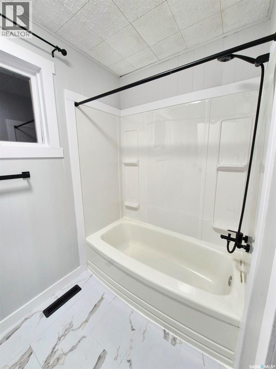 310 Main Street, White Fox, SK - Indoor Photo Showing Bathroom