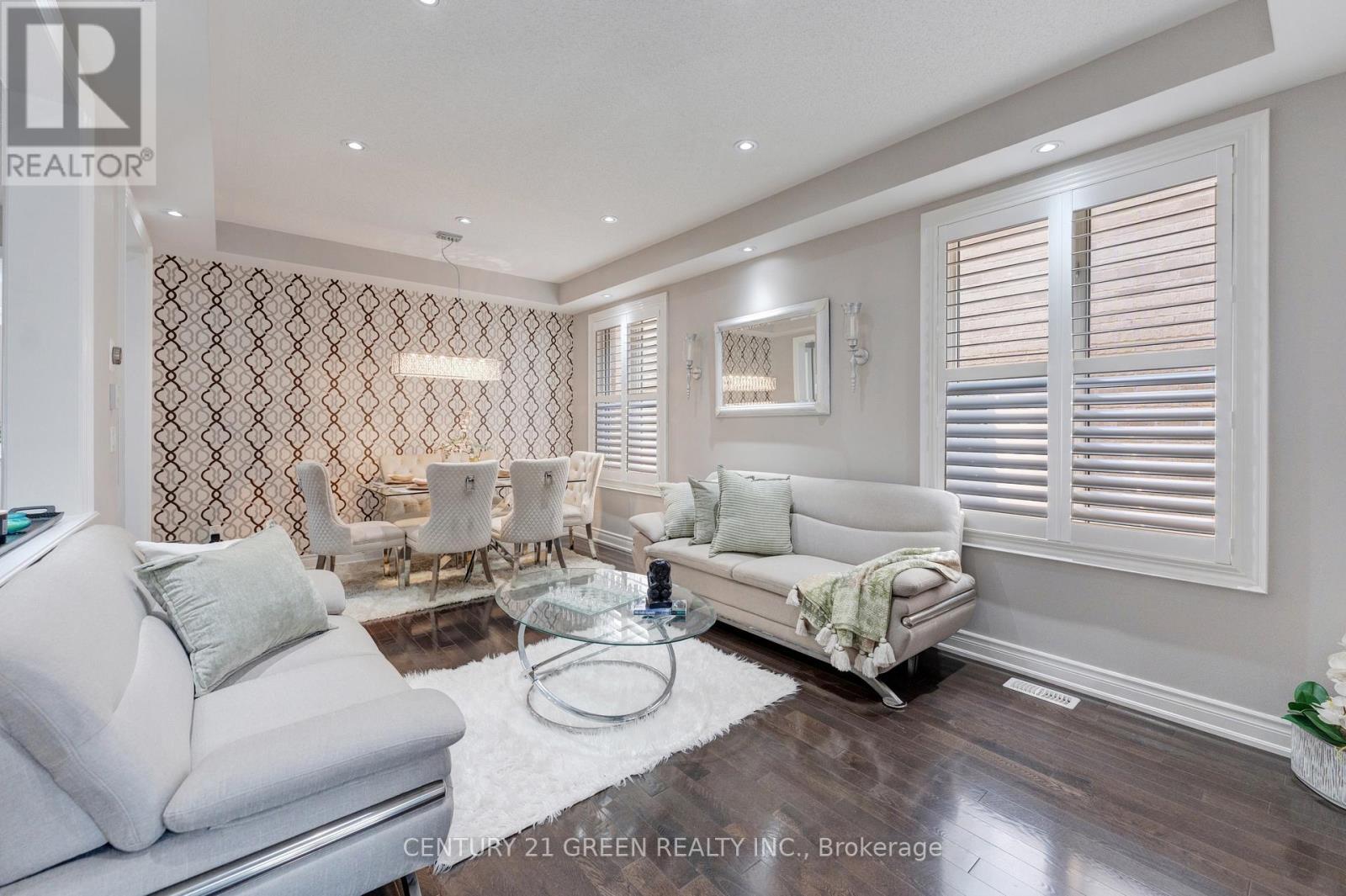 3 Lisson Crescent, Brampton, ON - Indoor Photo Showing Living Room