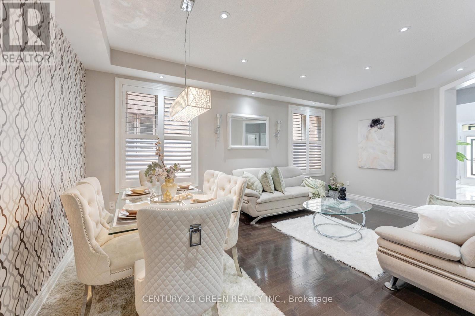 3 Lisson Crescent, Brampton, ON - Indoor Photo Showing Living Room