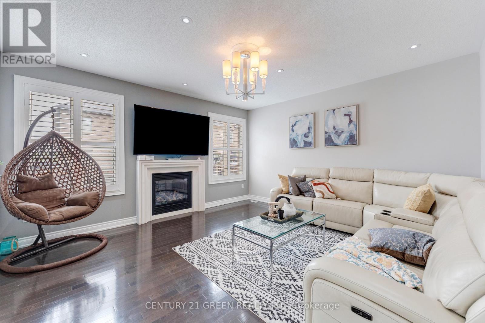 3 Lisson Crescent, Brampton, ON - Indoor Photo Showing Living Room With Fireplace