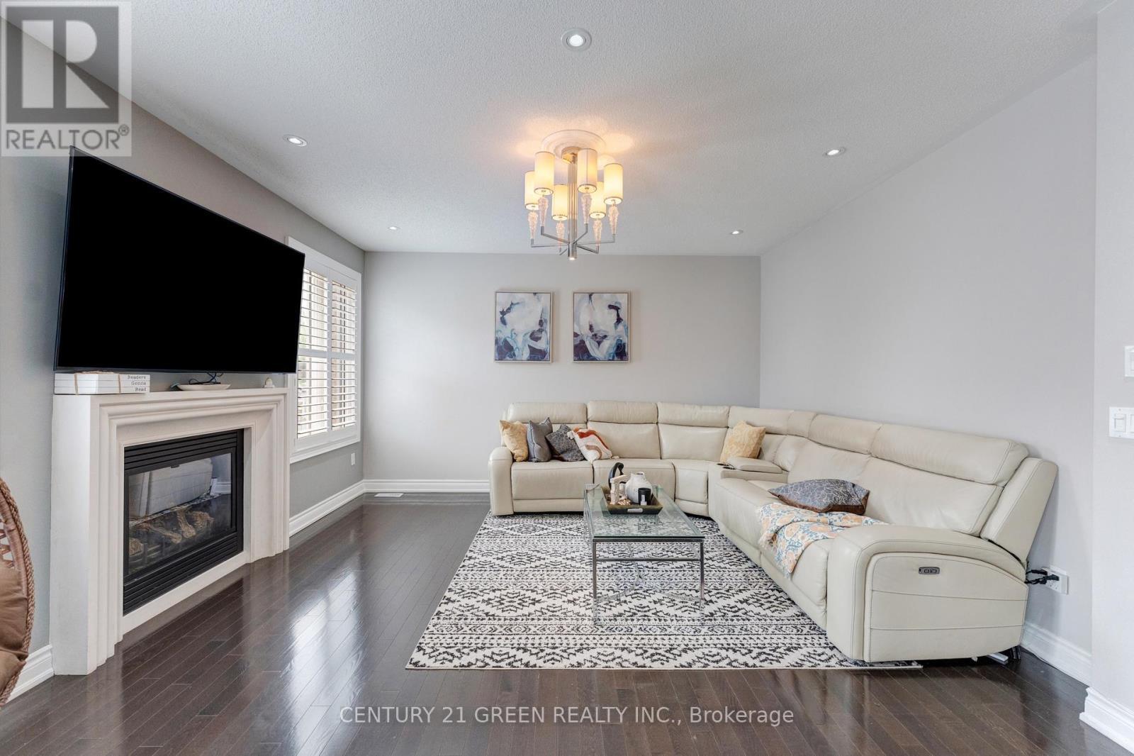 3 Lisson Crescent, Brampton, ON - Indoor Photo Showing Living Room With Fireplace