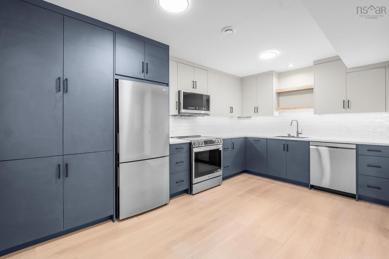 91 Honeygold Drive, Halifax, NS - Indoor Photo Showing Kitchen With Upgraded Kitchen