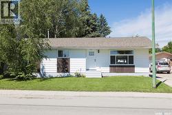 1614 McKercher DRIVE Saskatoon, SK S7H 5E1
