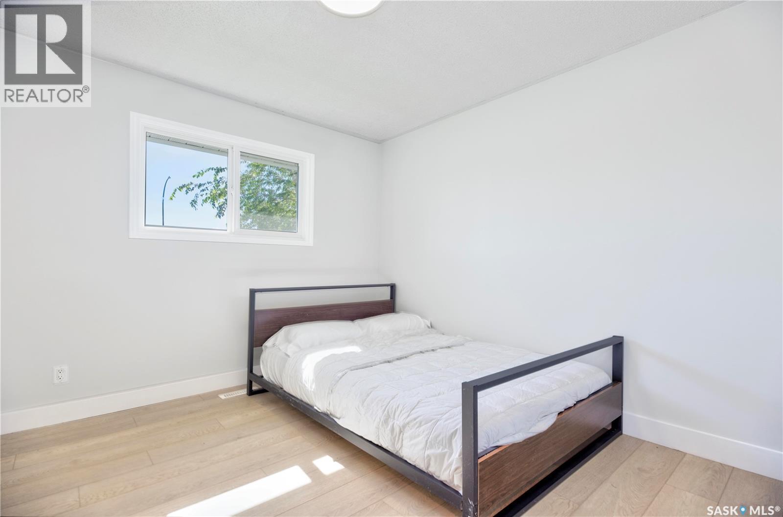 1614 Mckercher Drive, Saskatoon, SK - Indoor Photo Showing Bedroom