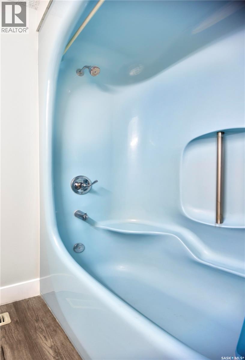 1614 Mckercher Drive, Saskatoon, SK - Indoor Photo Showing Bathroom