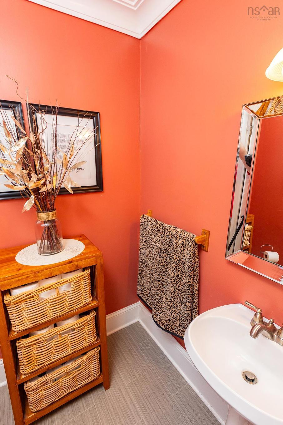 44 John Street, Shelburne, NS - Indoor