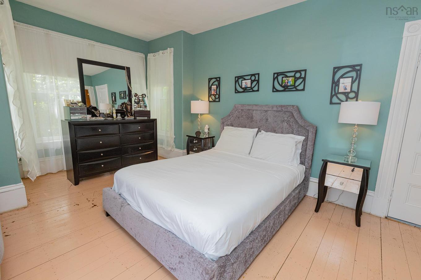 44 John Street, Shelburne, NS - Indoor Photo Showing Bedroom