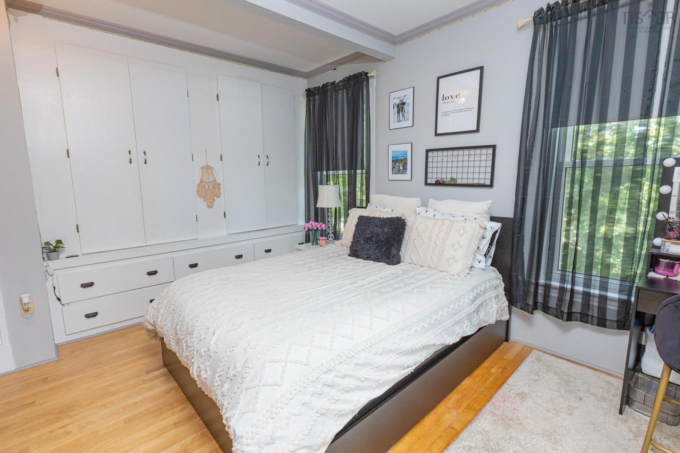 44 John Street, Shelburne, NS - Indoor Photo Showing Bedroom