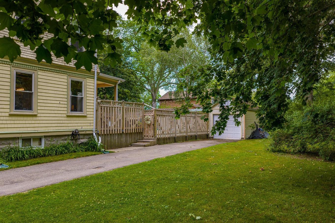 44 John Street, Shelburne, NS - Outdoor