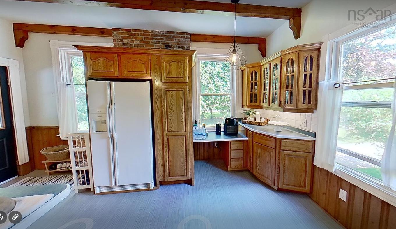 44 John Street, Shelburne, NS - Indoor