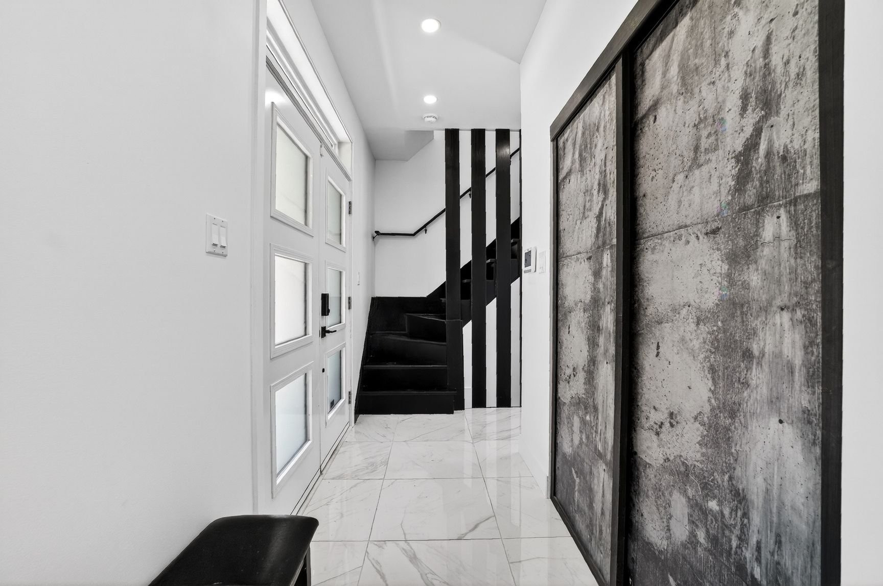 Hall d'entrée/Vestibule - 405 Rue De La Montagne, Saint-Calixte, QC - Indoor Photo Showing Other Room