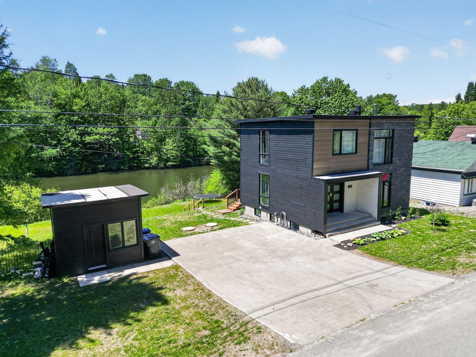 Cour - 405 Rue De La Montagne, Saint-Calixte, QC - Outdoor