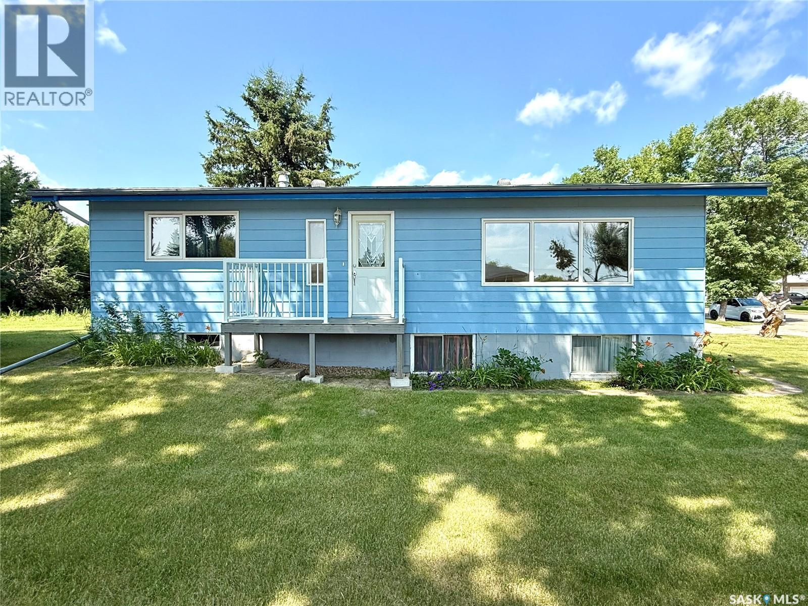 1317 Main Street, Canora, SK - Outdoor
