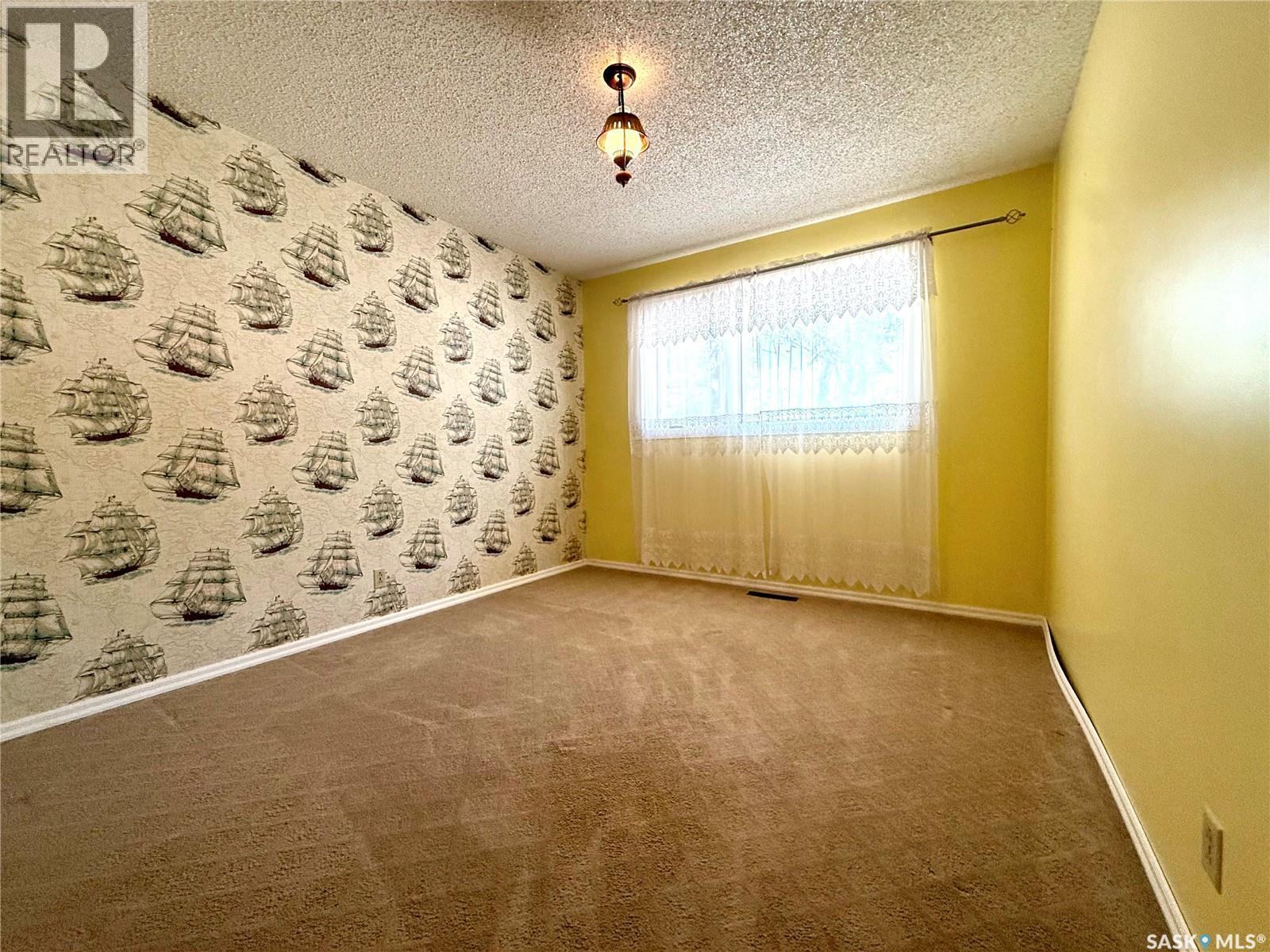 1317 Main Street, Canora, SK - Indoor Photo Showing Other Room