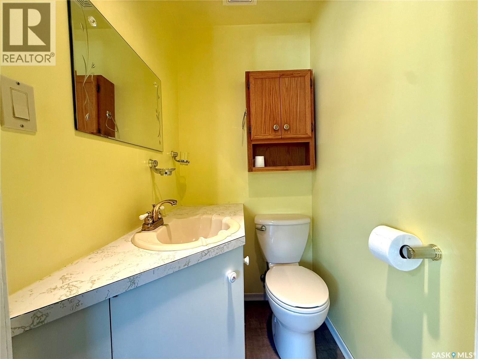 1317 Main Street, Canora, SK - Indoor Photo Showing Bathroom