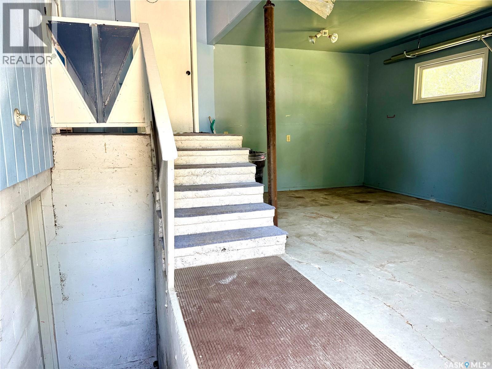 1317 Main Street, Canora, SK - Indoor Photo Showing Other Room