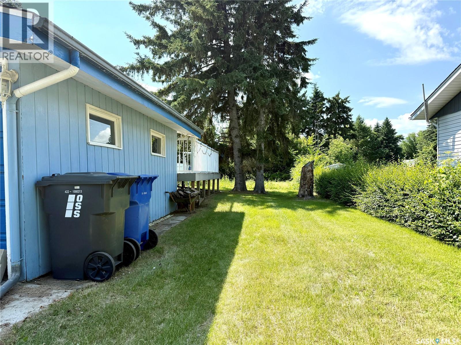 1317 Main Street, Canora, SK - Outdoor