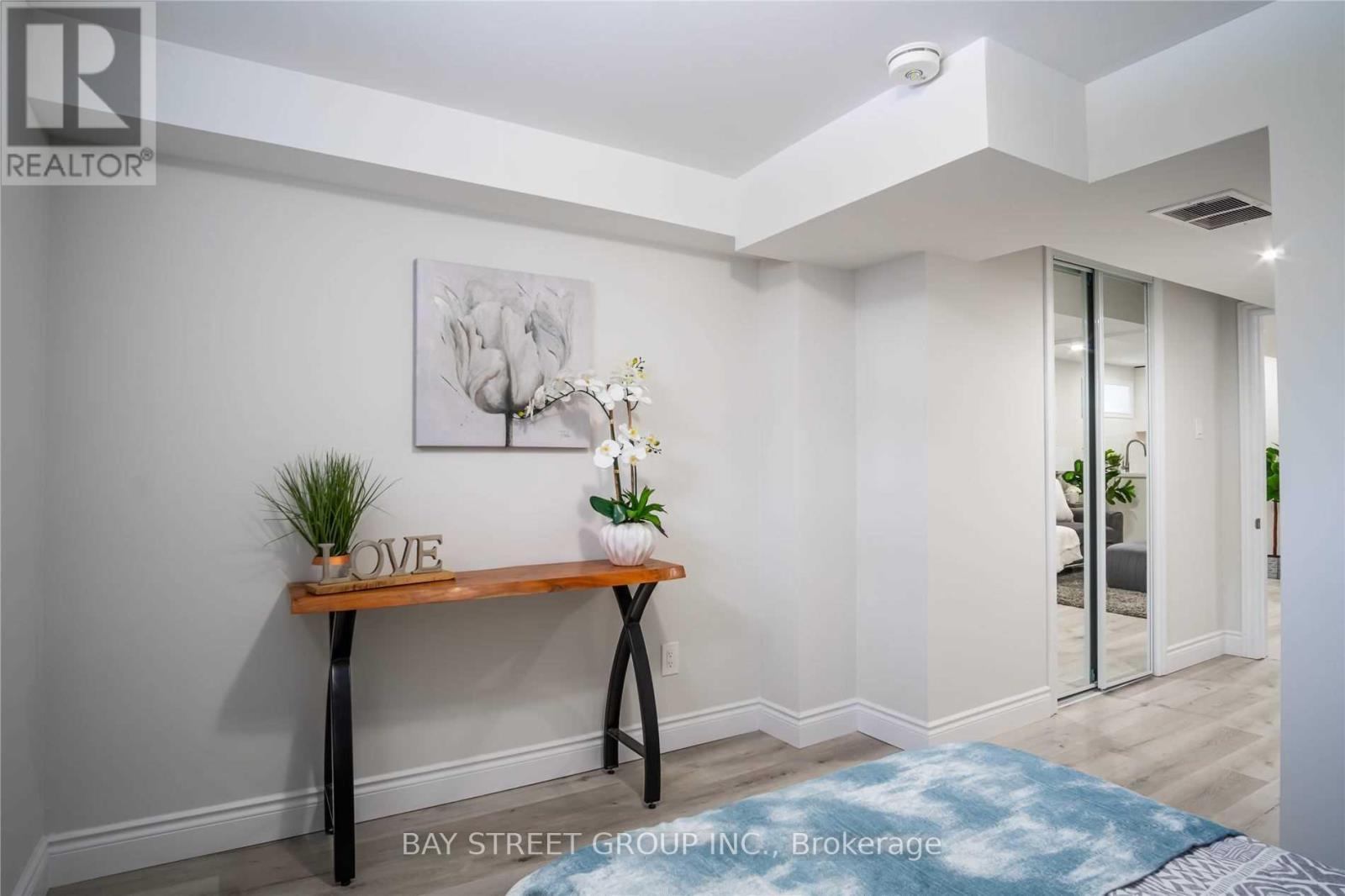 351 East 27Th Street, Hamilton, ON - Indoor
