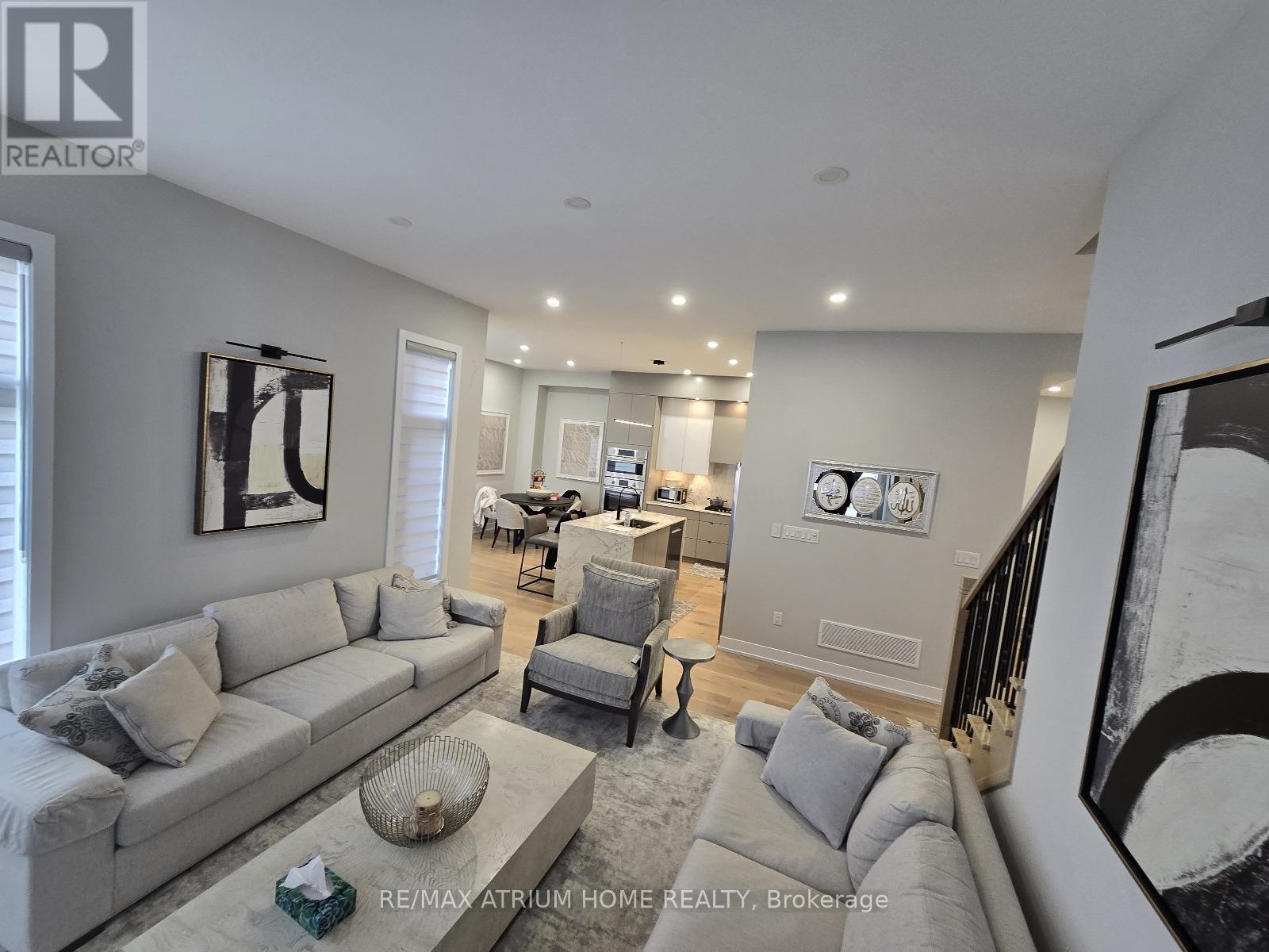 5 Norbury Crescent, Toronto, ON - Indoor Photo Showing Living Room