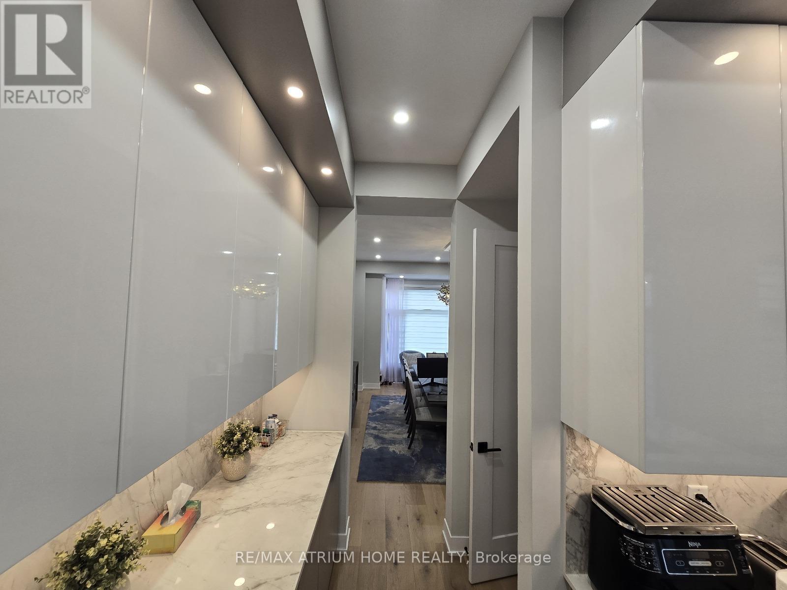 5 Norbury Crescent, Toronto, ON - Indoor