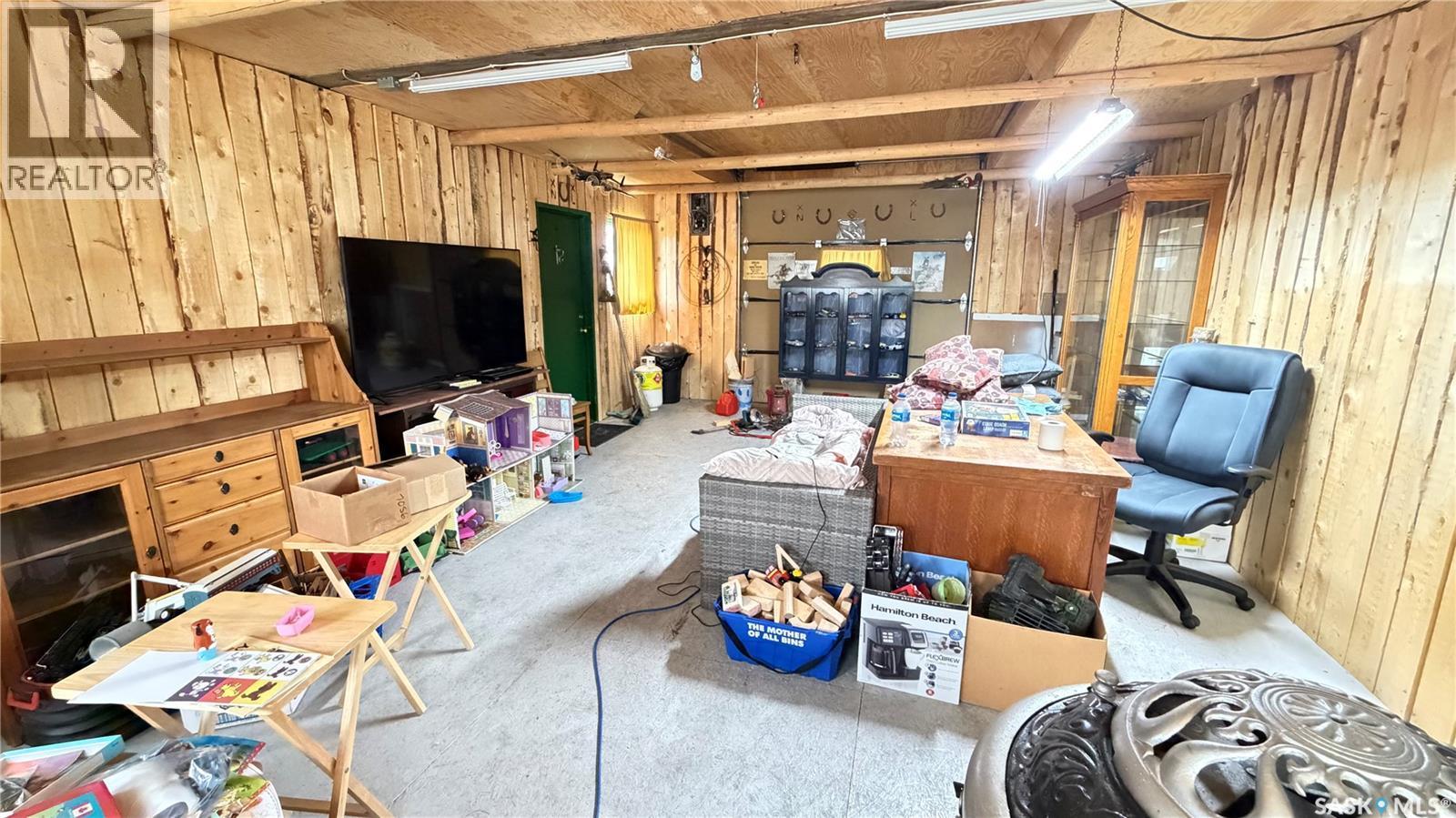 St 24 2Nd Street, Tompkins, SK
