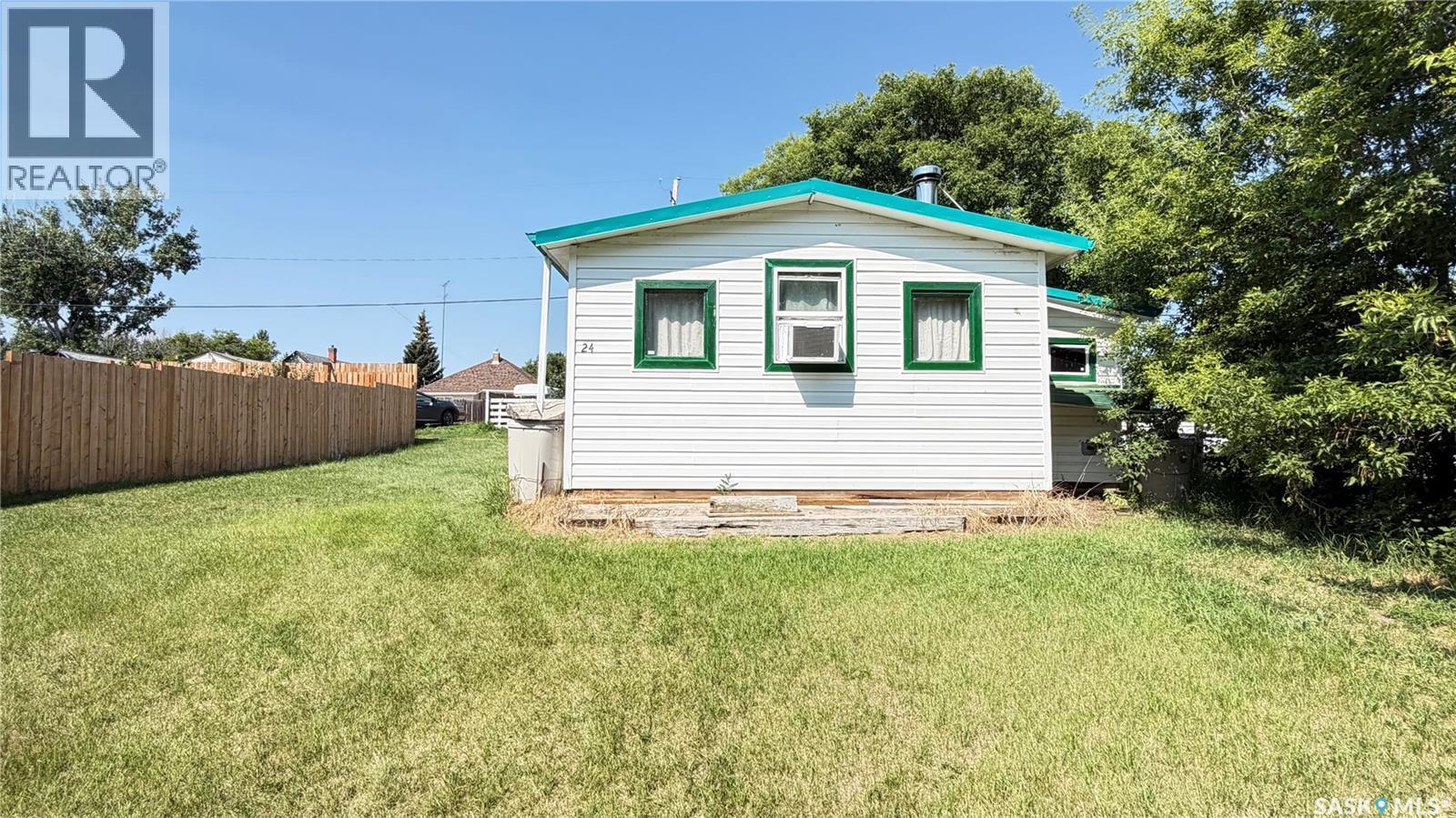 St 24 2Nd Street, Tompkins, SK