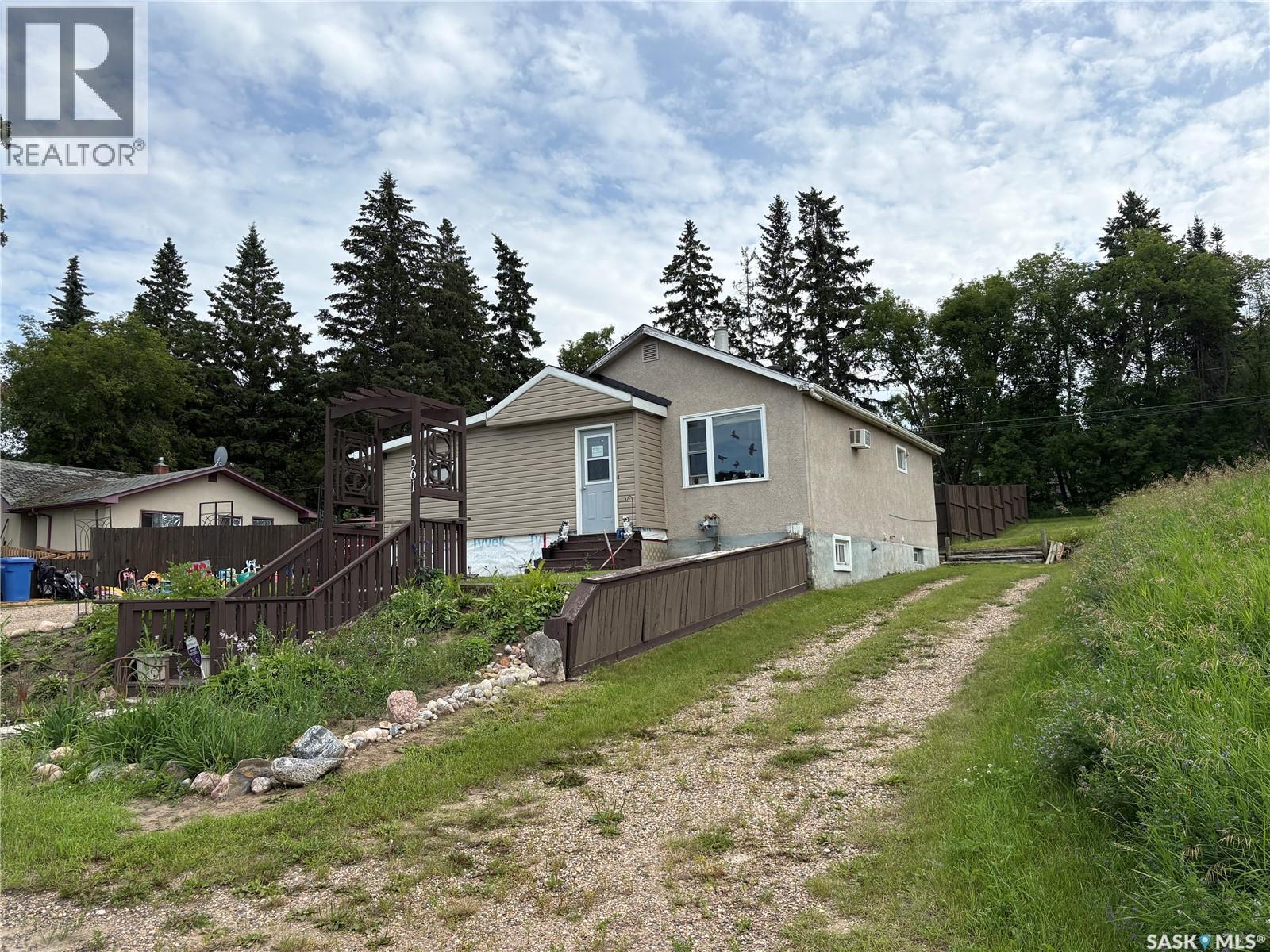 561 18Th Street E, Prince Albert, SK - Outdoor
