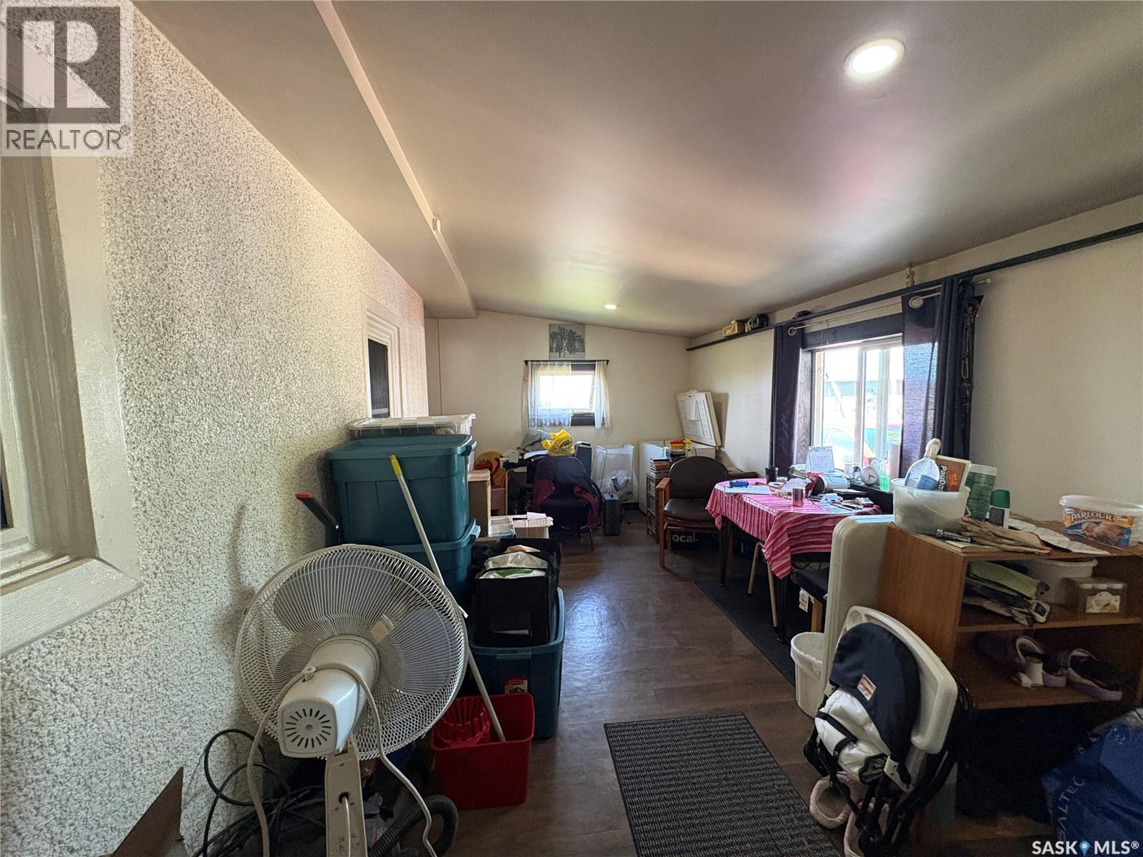 561 18Th Street E, Prince Albert, SK - Indoor