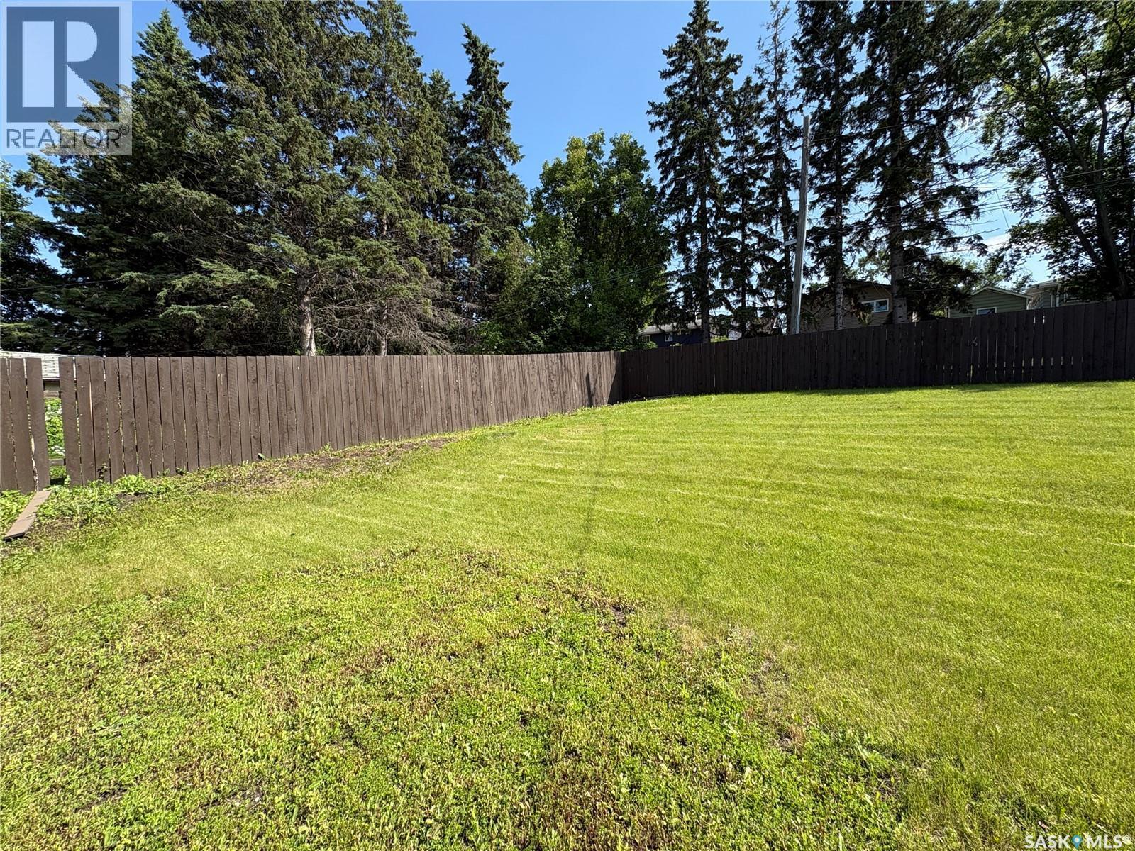 561 18Th Street E, Prince Albert, SK - Outdoor