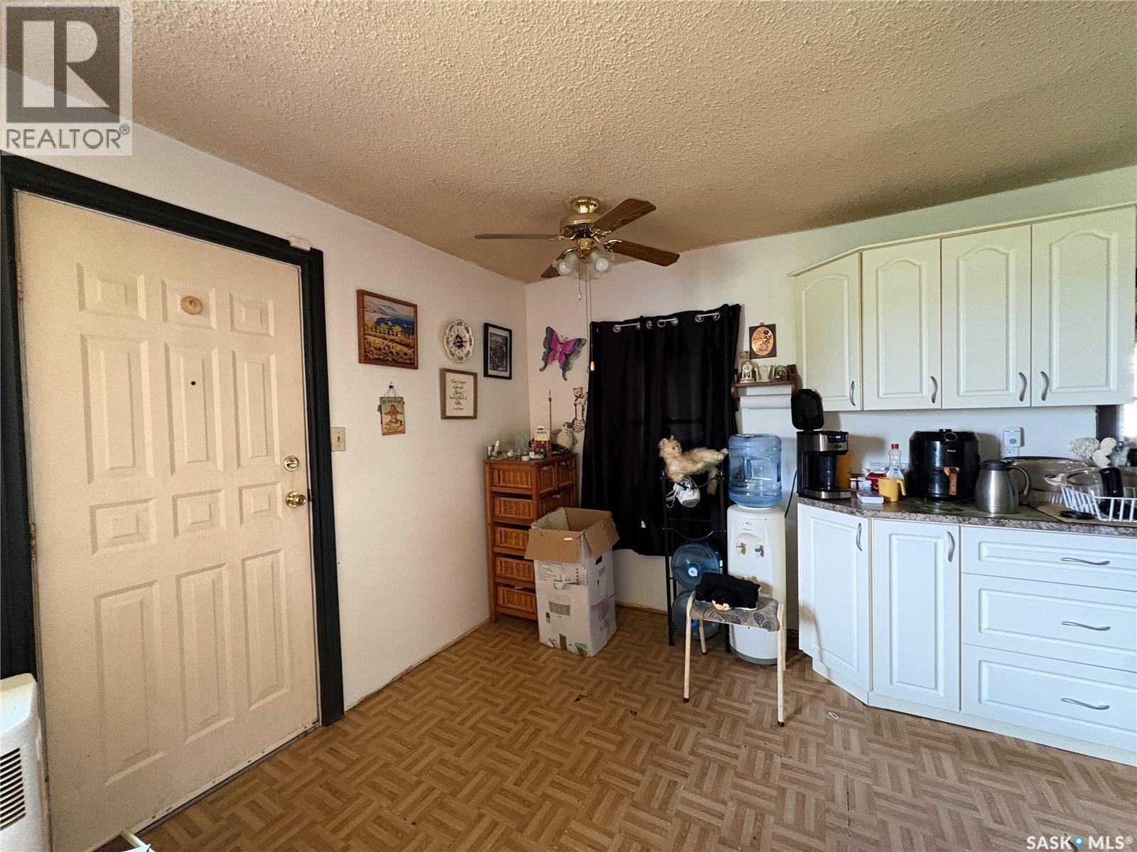 561 18Th Street E, Prince Albert, SK - Indoor Photo Showing Kitchen