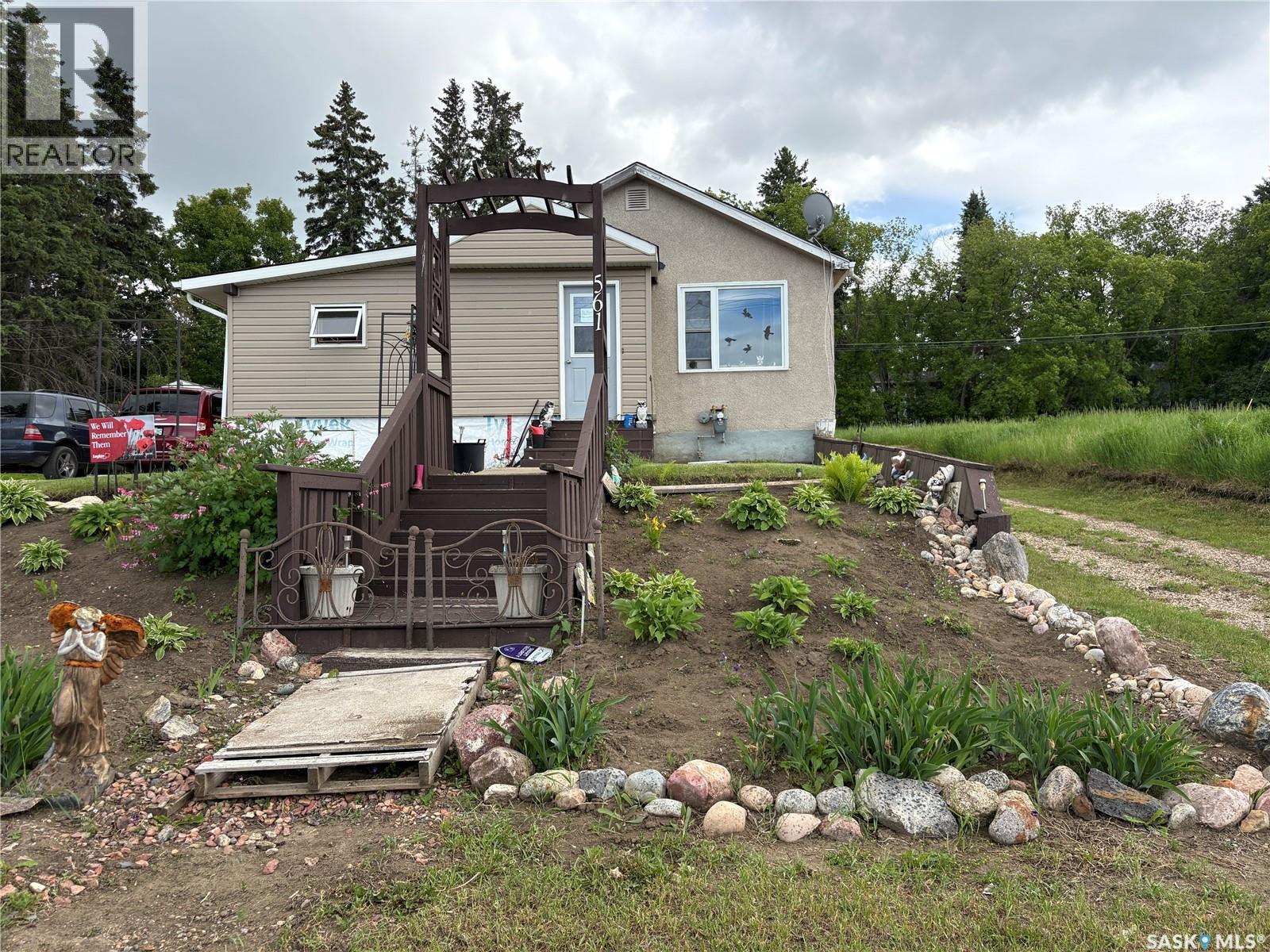 561 18Th Street E, Prince Albert, SK - Outdoor