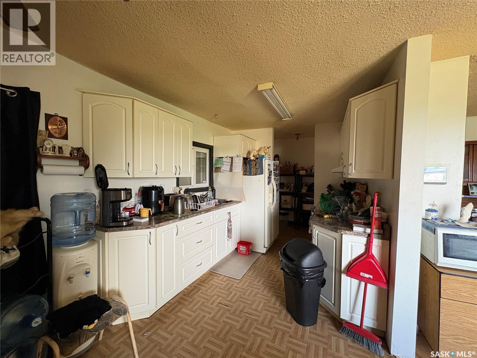 561 18Th Street E, Prince Albert, SK - Indoor Photo Showing Kitchen