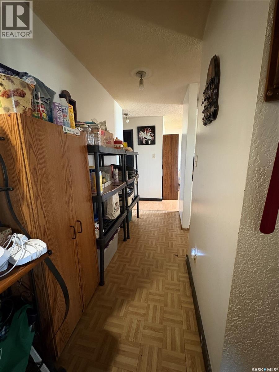 561 18Th Street E, Prince Albert, SK - Indoor Photo Showing Other Room