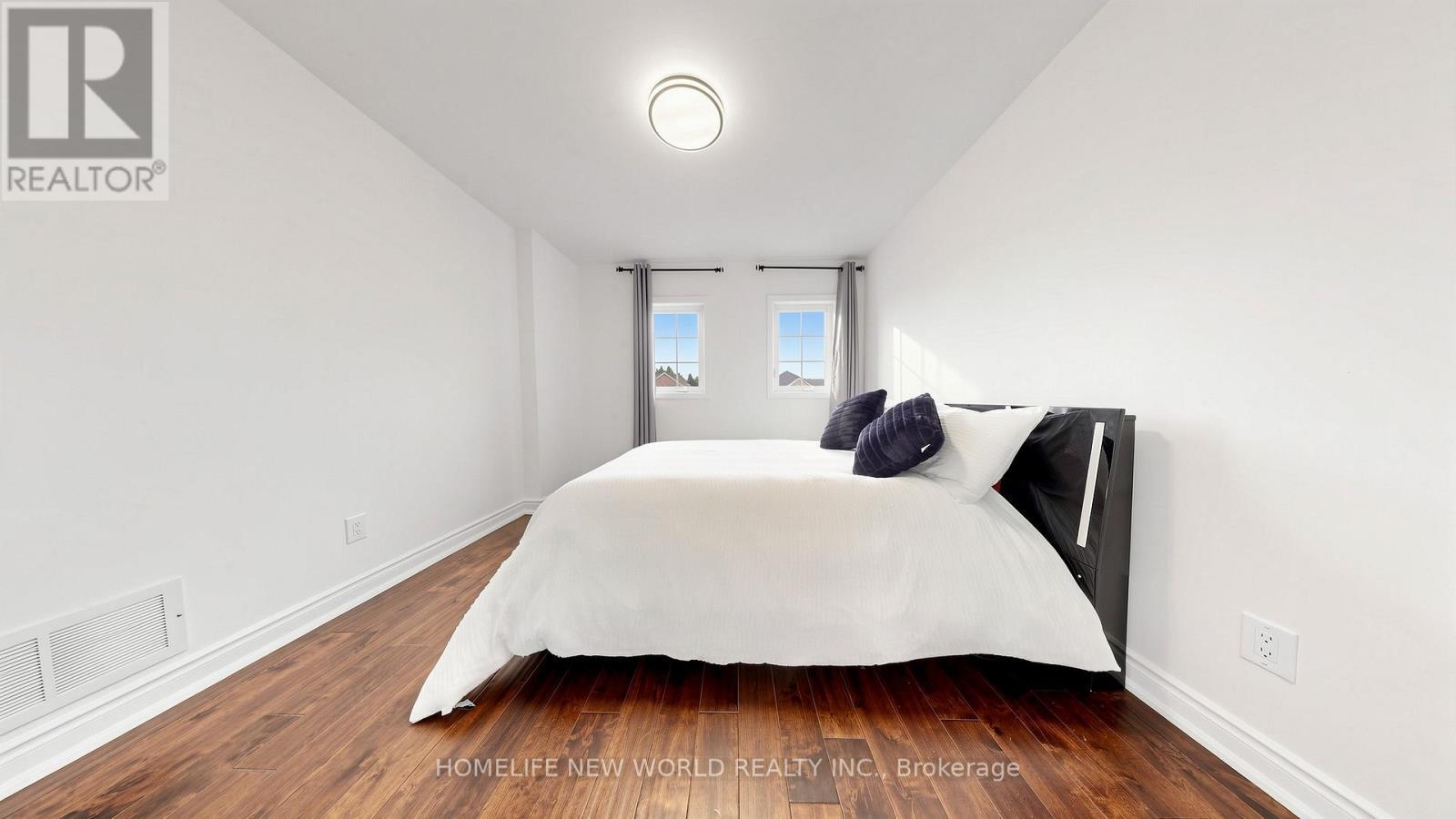 73 Doubtfire Crescent, Markham, ON - Indoor Photo Showing Bedroom