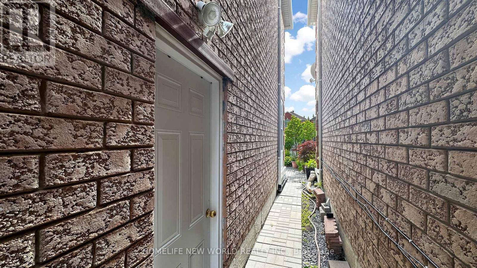 73 Doubtfire Crescent, Markham, ON - Outdoor