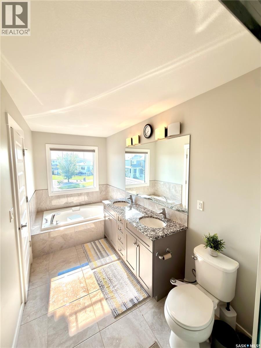 539 Secord Manor, Saskatoon, SK - Indoor Photo Showing Bathroom