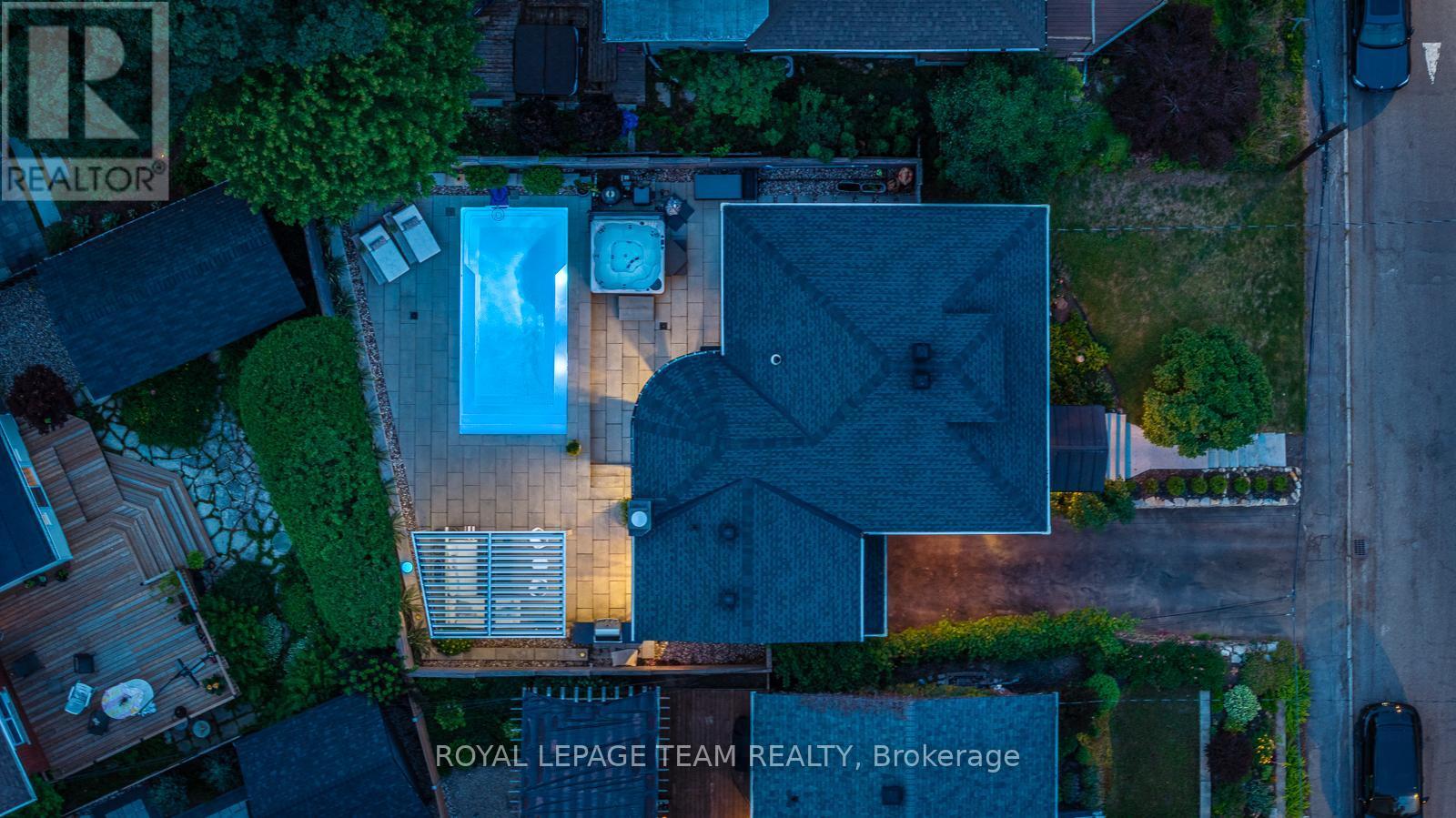 120 Riverdale Avenue, Ottawa, ON - Outdoor With In Ground Pool