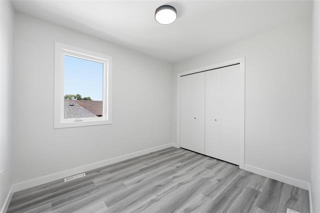 369 Berry St, Winnipeg, MB - Indoor Photo Showing Other Room