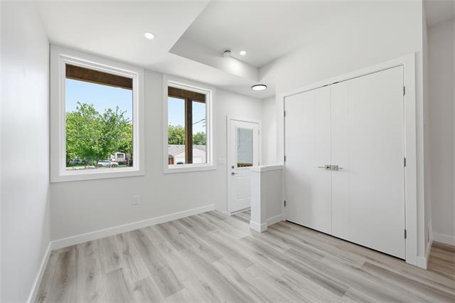 369 Berry St, Winnipeg, MB - Indoor Photo Showing Other Room