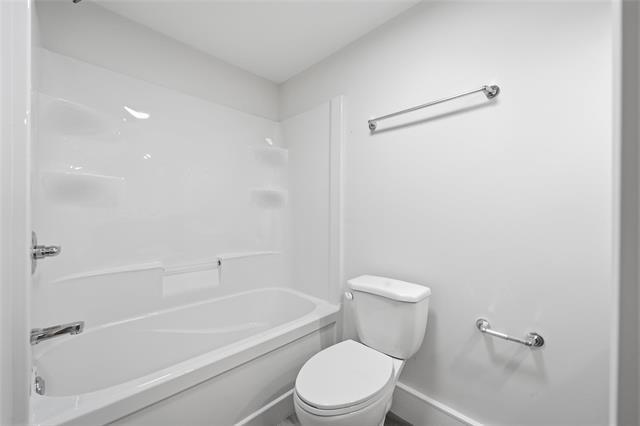 369 Berry St, Winnipeg, MB - Indoor Photo Showing Bathroom