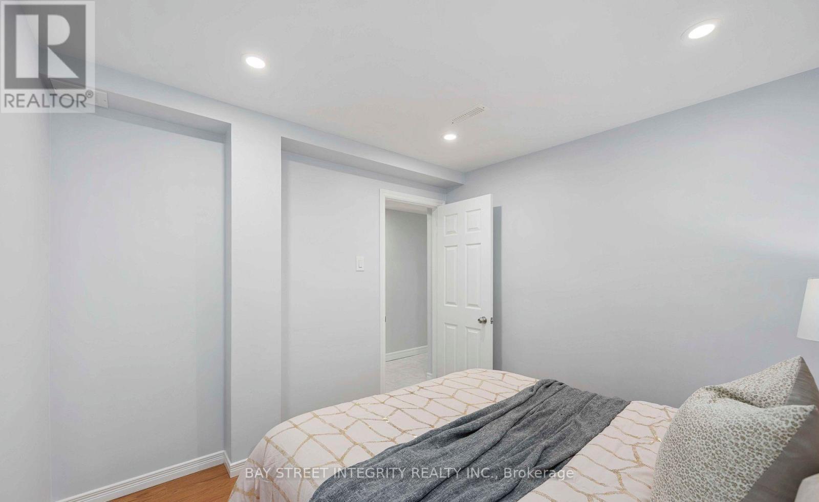 22 Dunbar Crescent, Markham, ON - Indoor Photo Showing Bedroom